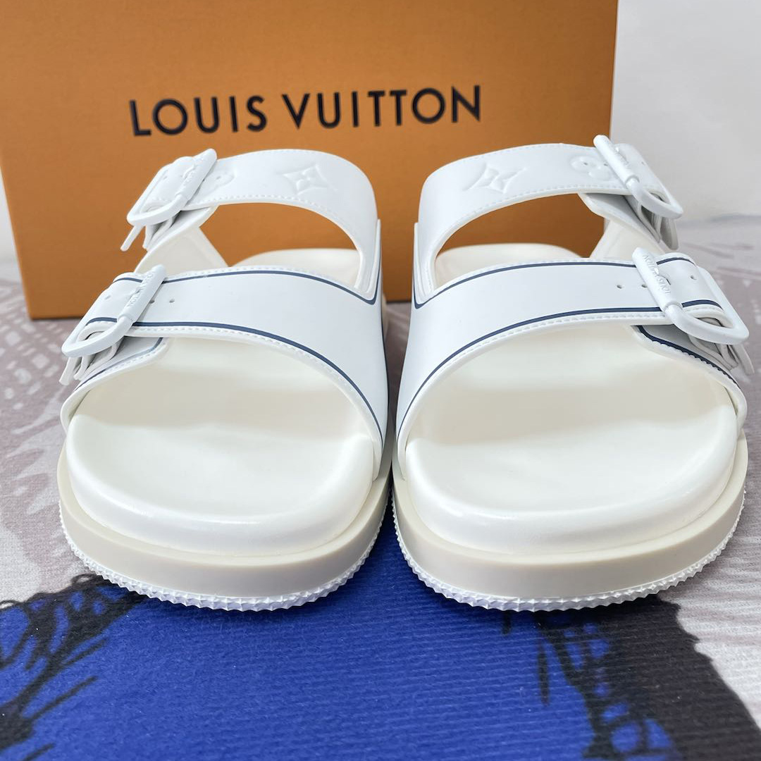 Louis Vuitton Men's Trainer Slippers - DesignerGu