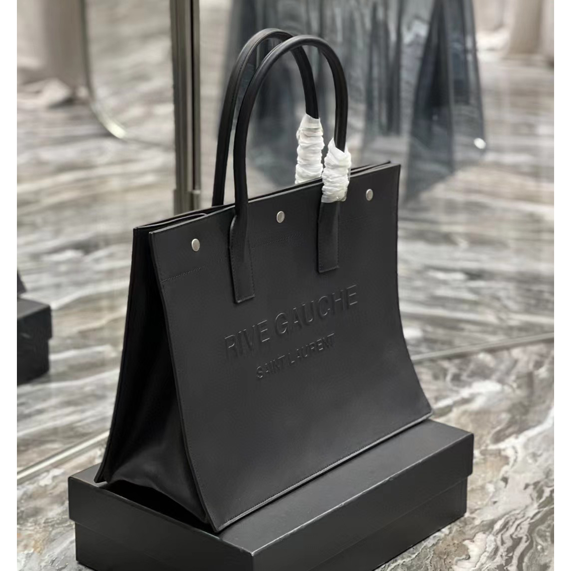 Saint Laurent Rive Gauche Small Tote Bag In Smooth Leather(39-31-18cm) - DesignerGu