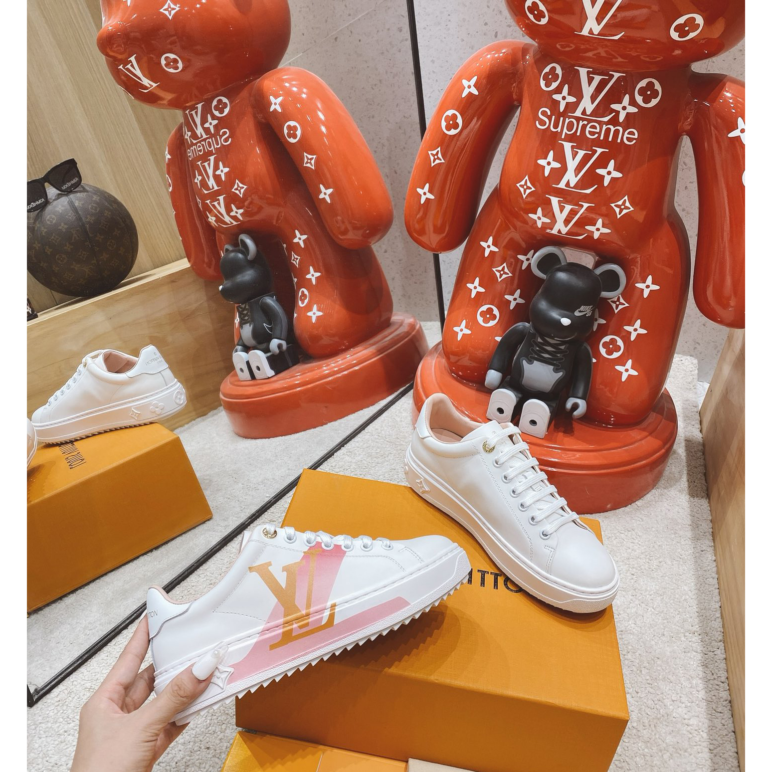 Louis Vuitton Logo Sneaker - DesignerGu