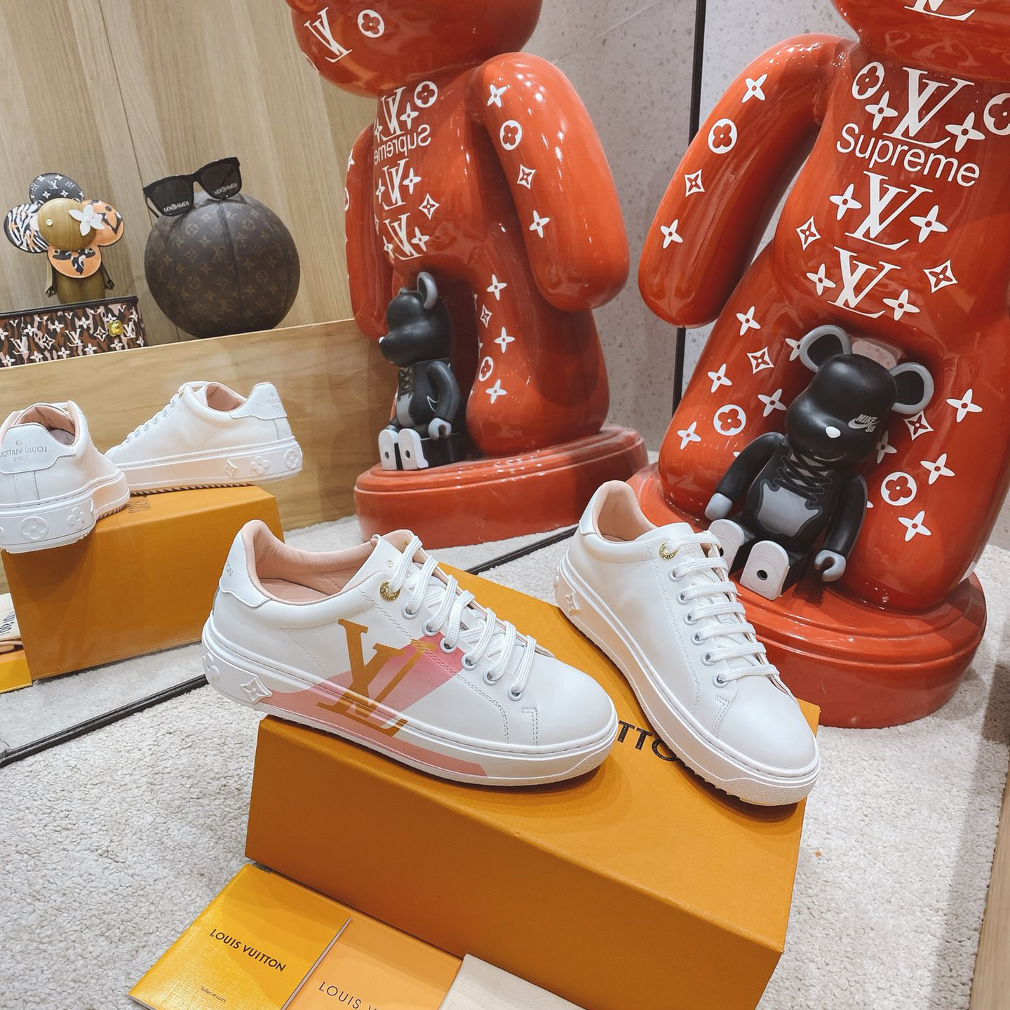 Louis Vuitton Logo Sneaker - DesignerGu