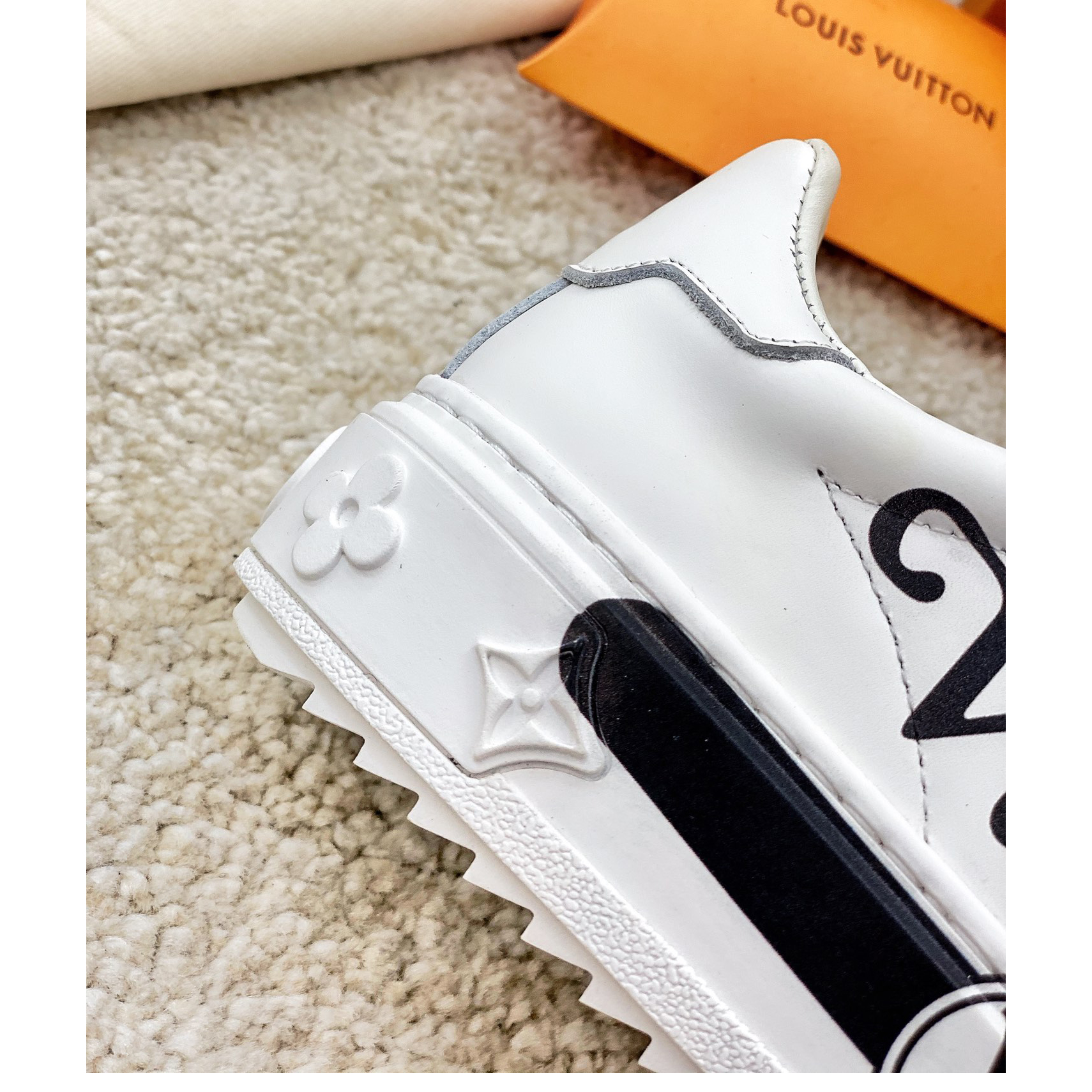 Louis Vuitton Logo Sneaker - DesignerGu