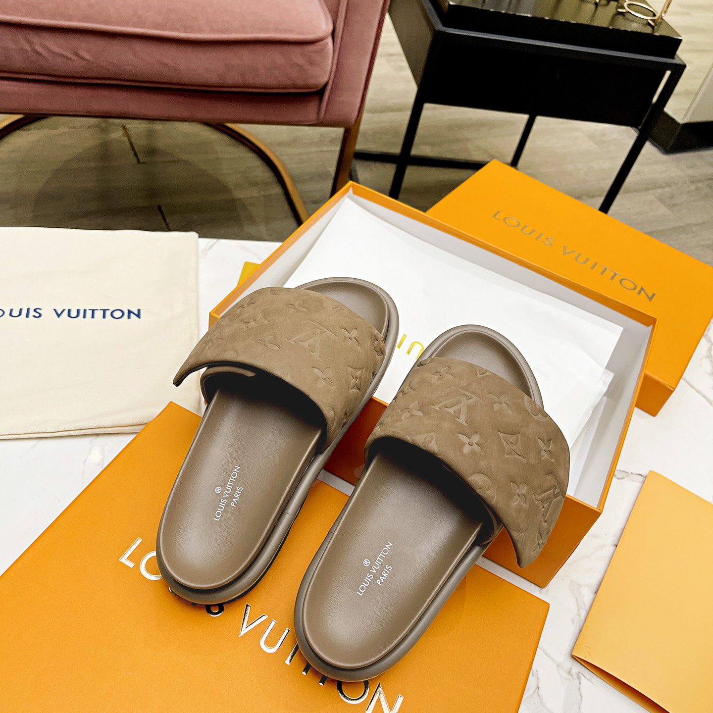 Louis Vuitton Pool Pillow Comfort Mules - DesignerGu