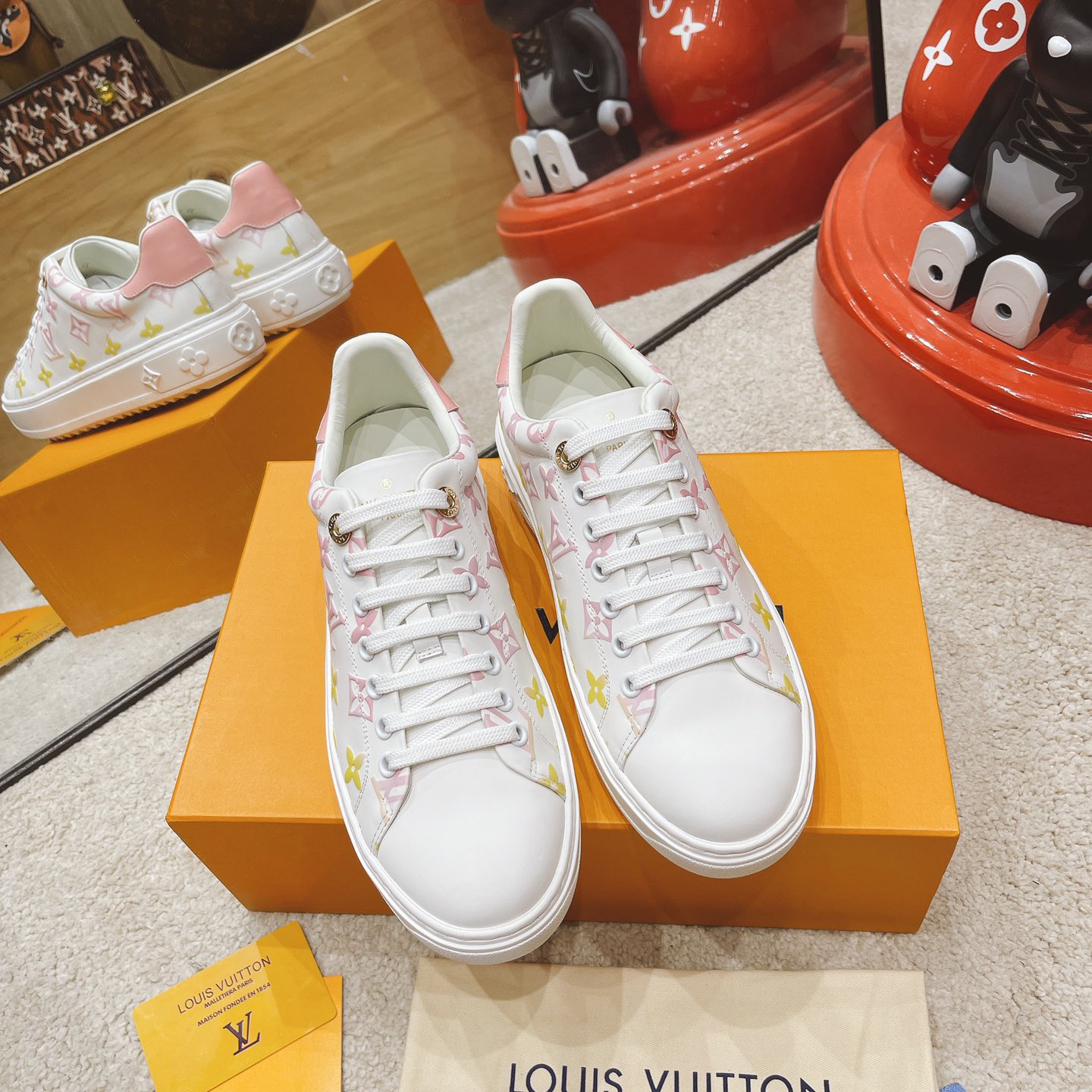 Louis Vuitton Monogram Sneaker - DesignerGu