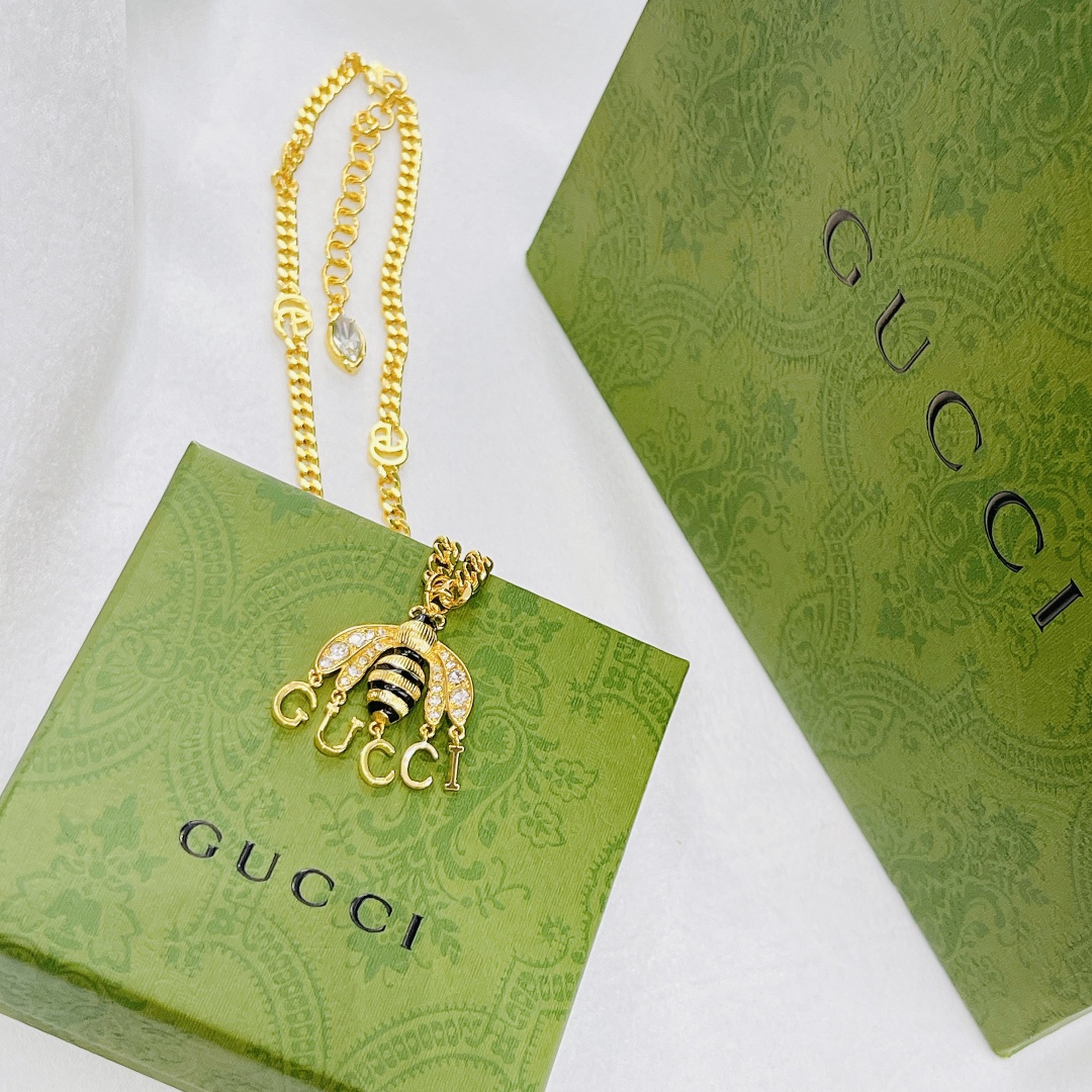 Gucci  Necklace - DesignerGu