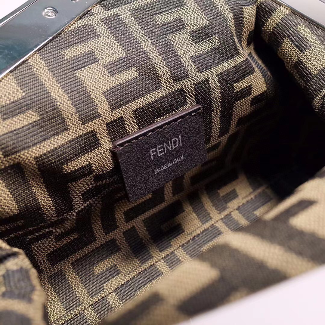 Fendi First Handbag（26-18-9.5cm） - DesignerGu