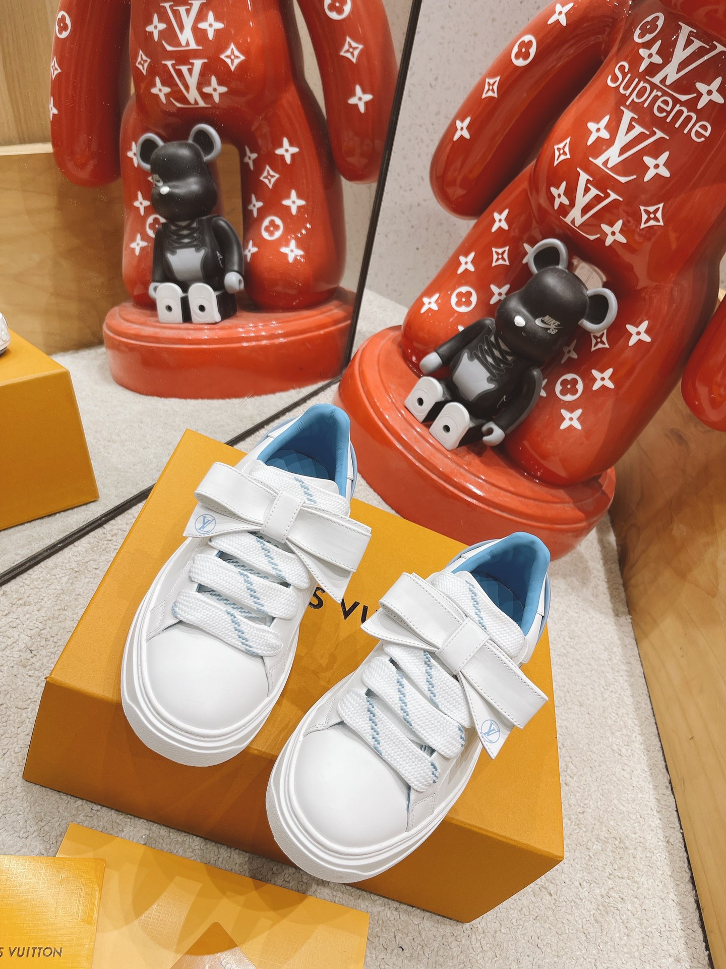 Louis Vuitton Logo Sneaker - DesignerGu