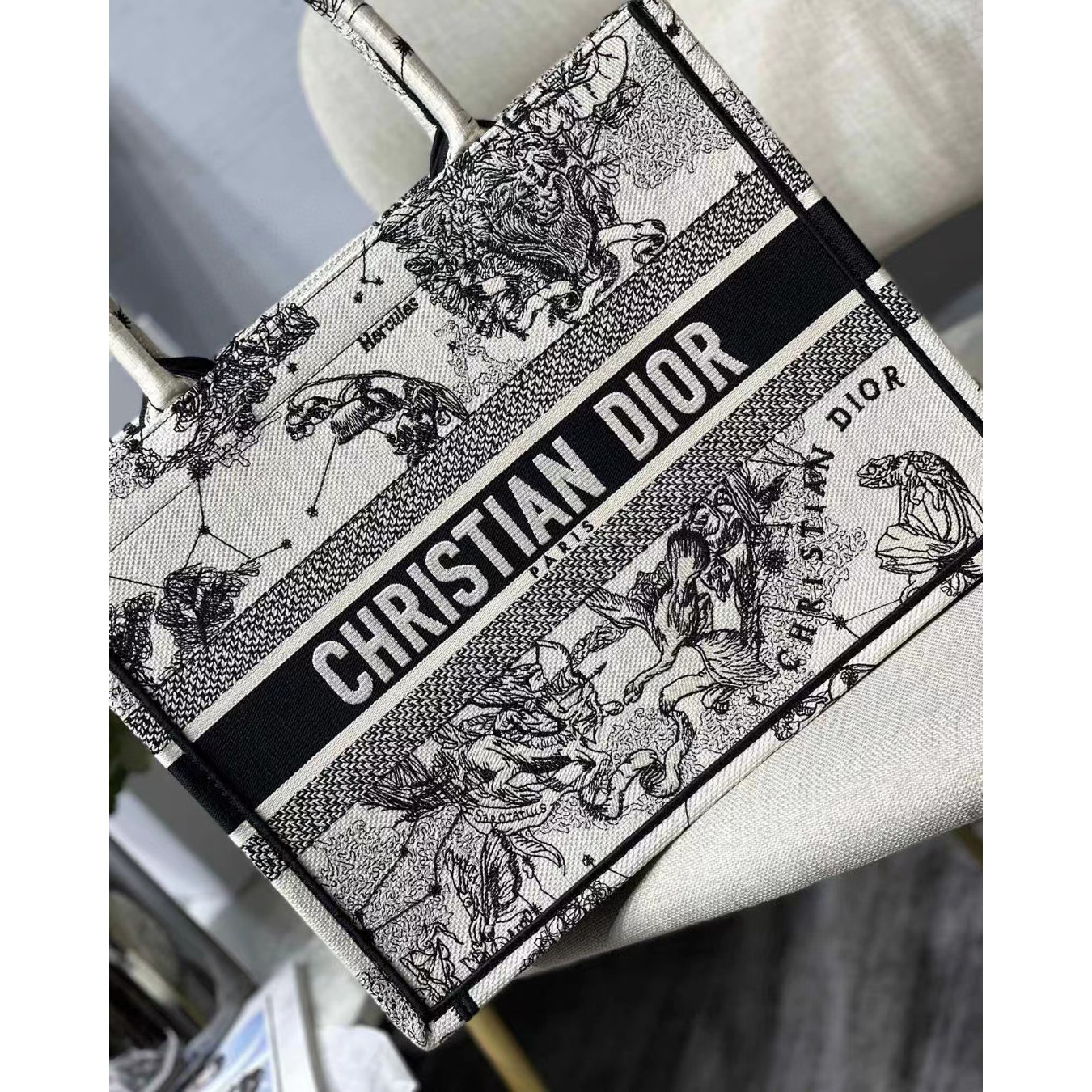 Dior Oblique Embroidered Book Tote（36.5-28-17.5CM） - DesignerGu