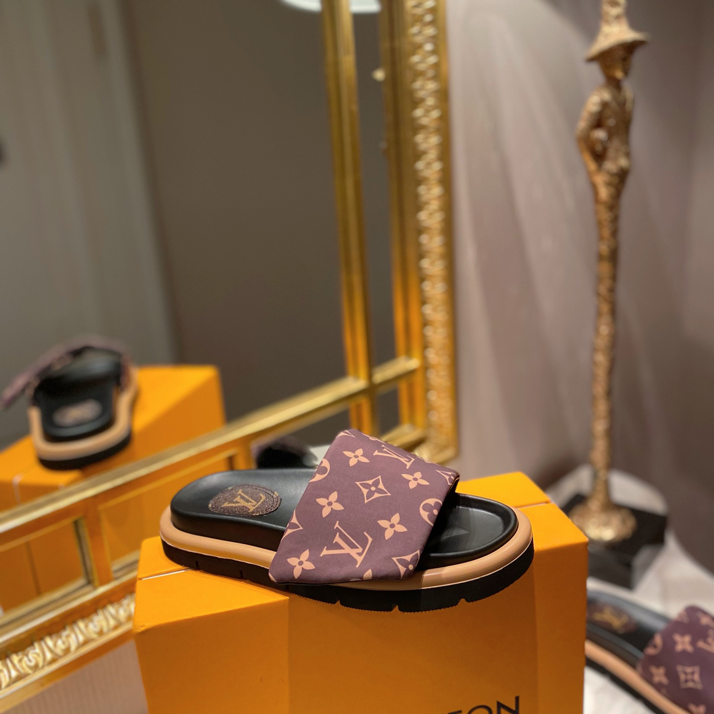 Louis Vuitton Pool Pillow Comfort Mules - DesignerGu