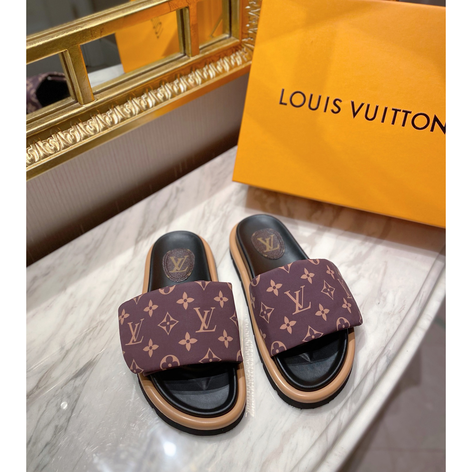 Louis Vuitton Pool Pillow Comfort Mules - DesignerGu