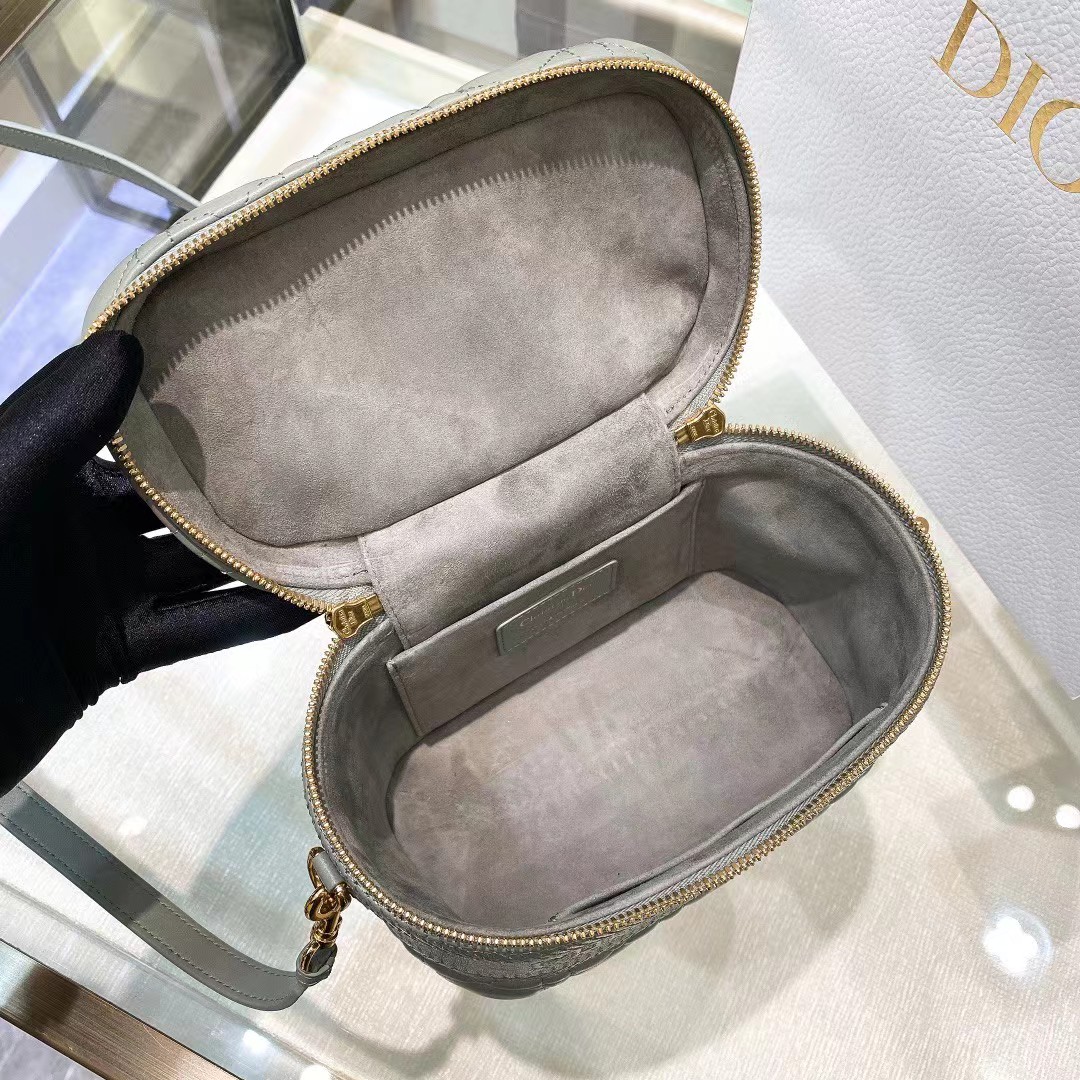 Dior Travel Handbag（18.5-13-10CM） - DesignerGu