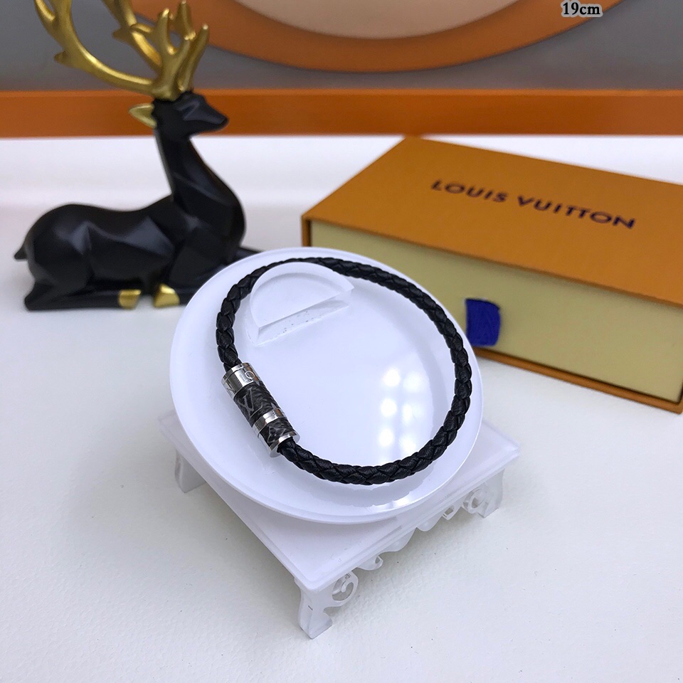 Louis Vuitton Bracelet - DesignerGu