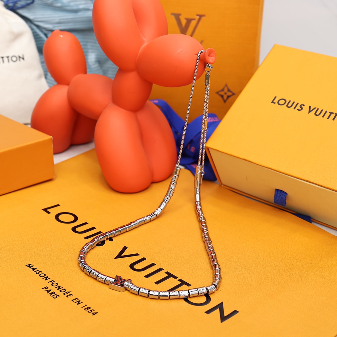 Louis Vuitton Paradise Necklace - DesignerGu