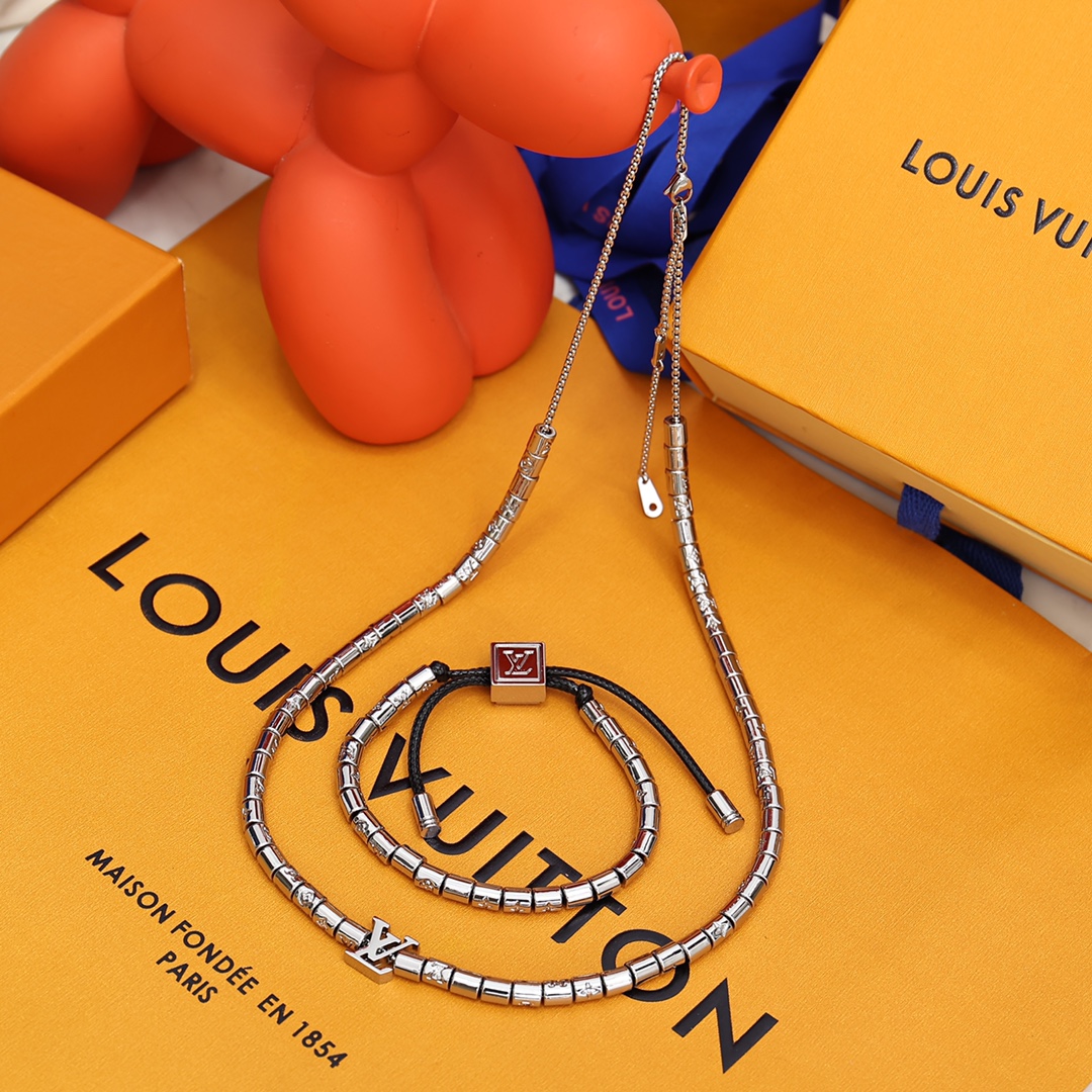 Louis Vuitton Paradise Necklace - DesignerGu