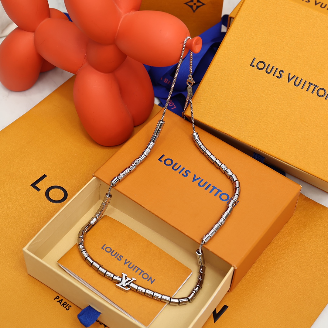 Louis Vuitton Paradise Necklace - DesignerGu