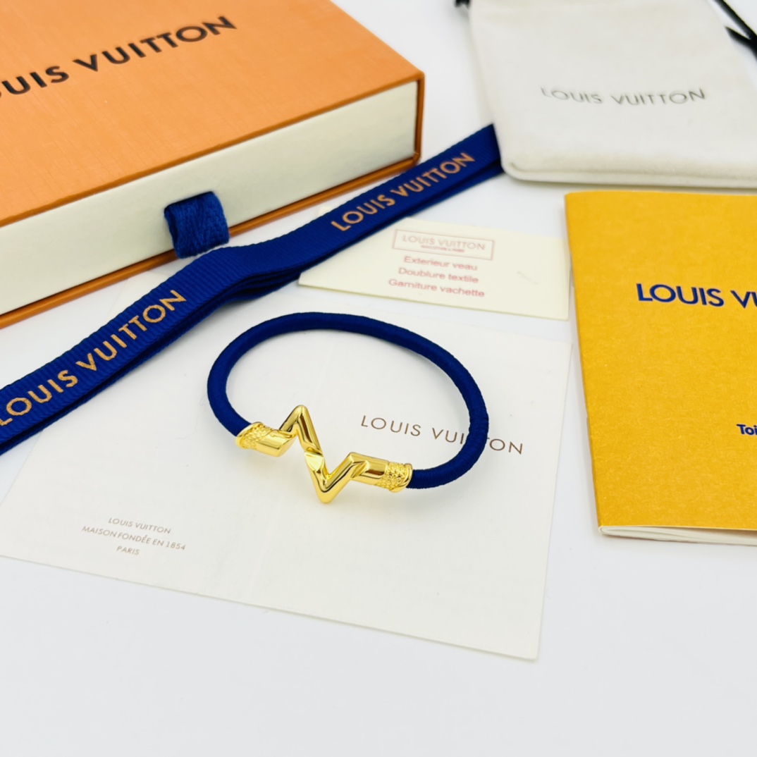 Louis Vuitton LV Volt Play 18K Bracelet - DesignerGu