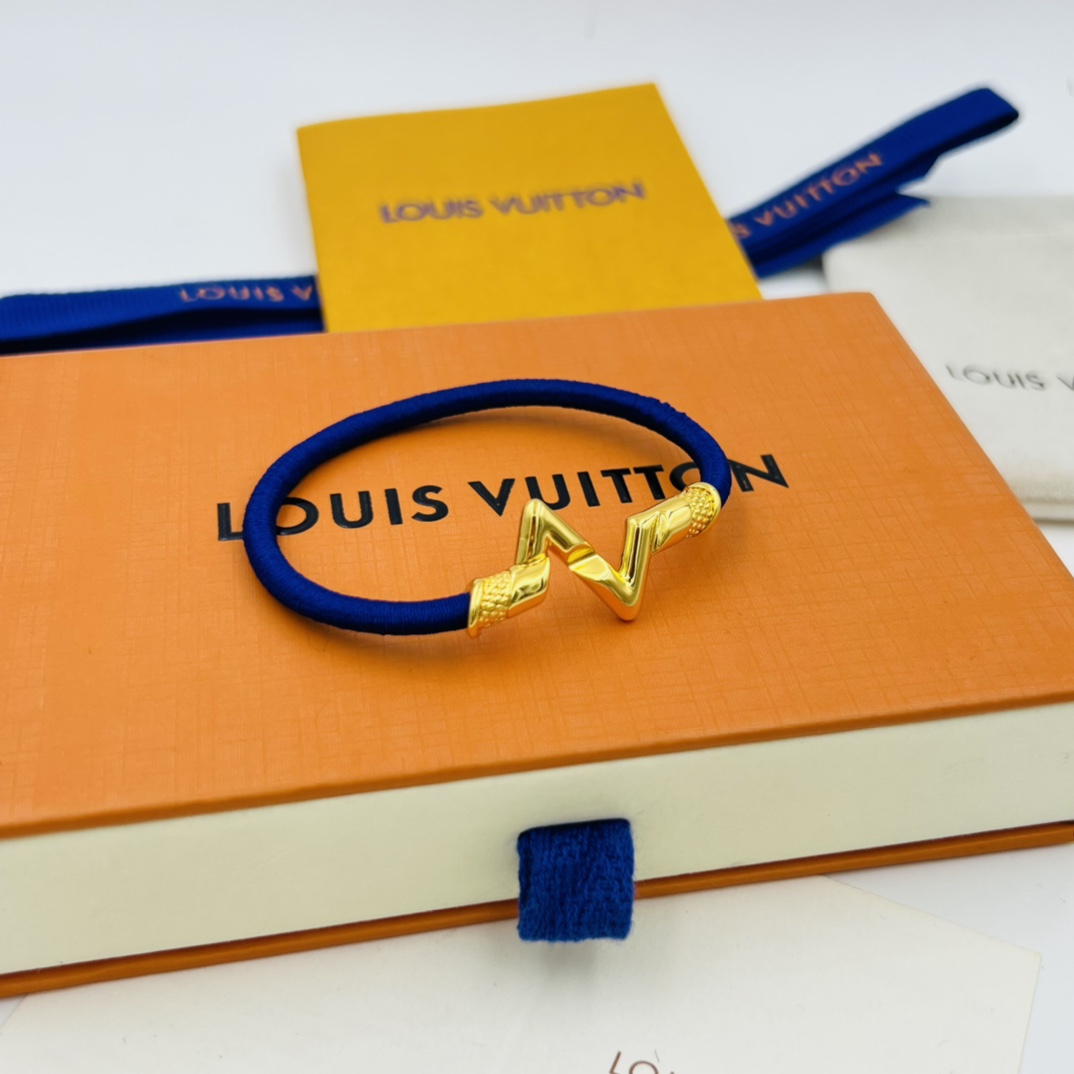 Louis Vuitton LV Volt Play 18K Bracelet - DesignerGu