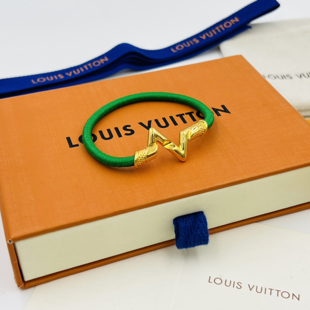 Louis Vuitton LV Volt Play 18K Bracelet - DesignerGu