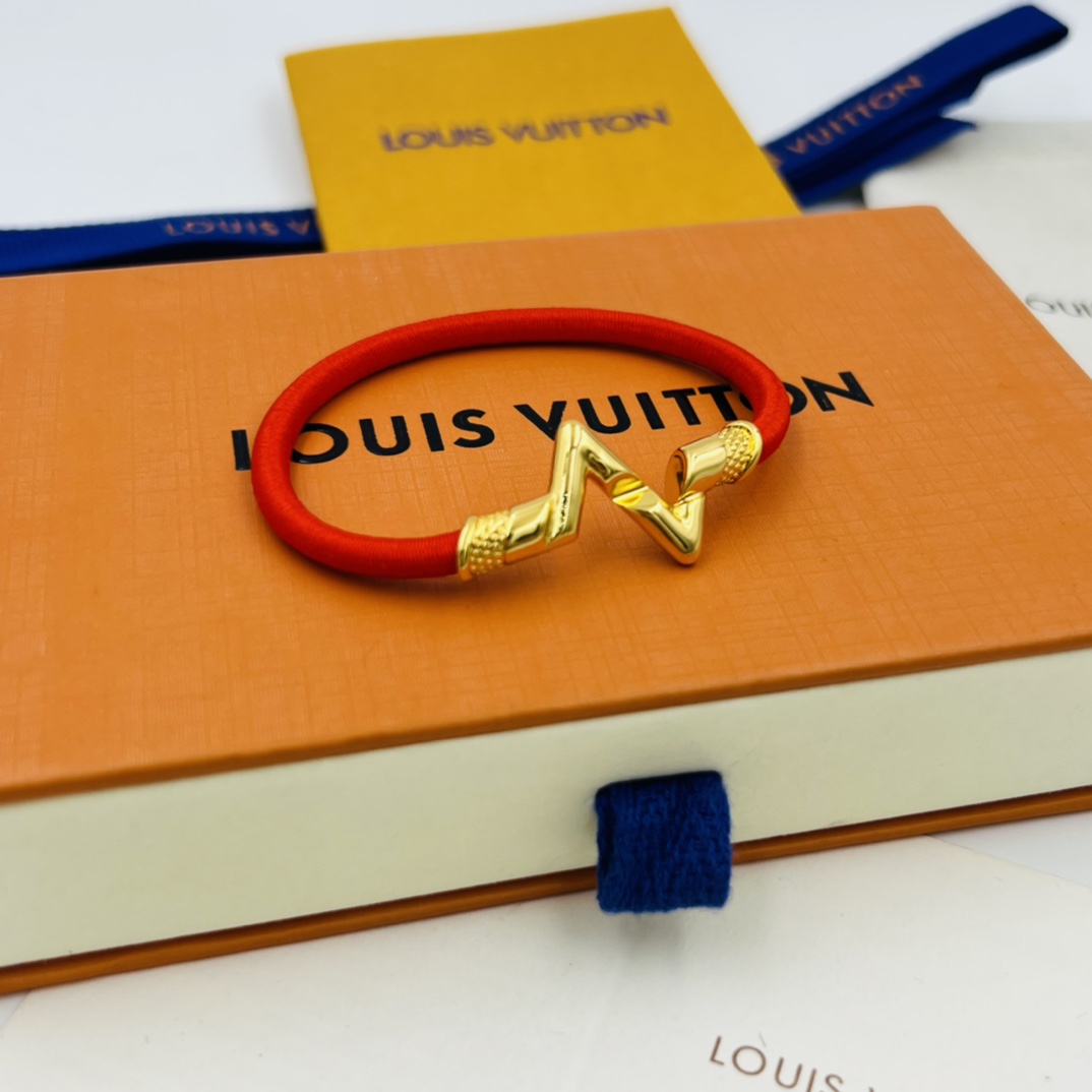 Louis Vuitton LV Volt Play 18K Bracelet - DesignerGu