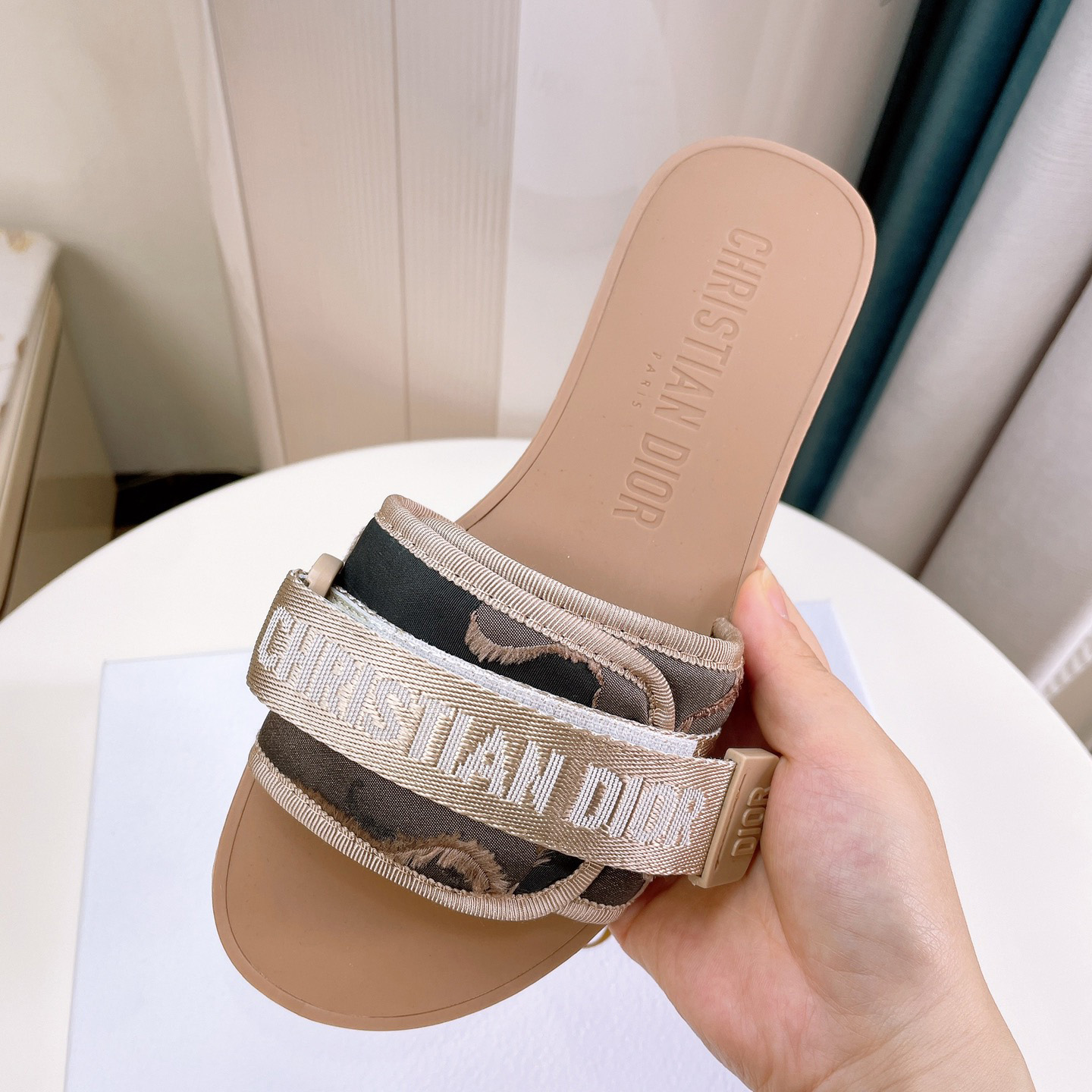 Dior Women Slides - DesignerGu