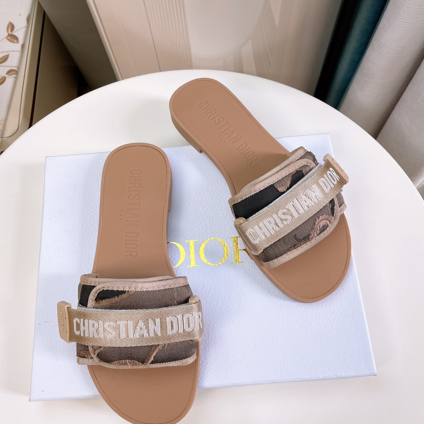 Dior Women Slides - DesignerGu