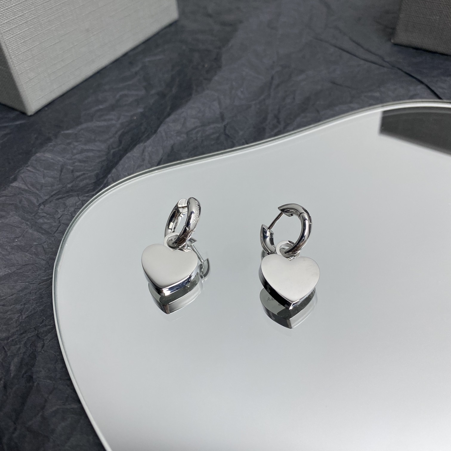 Balenciaga  Engraved Heart Earrings - DesignerGu