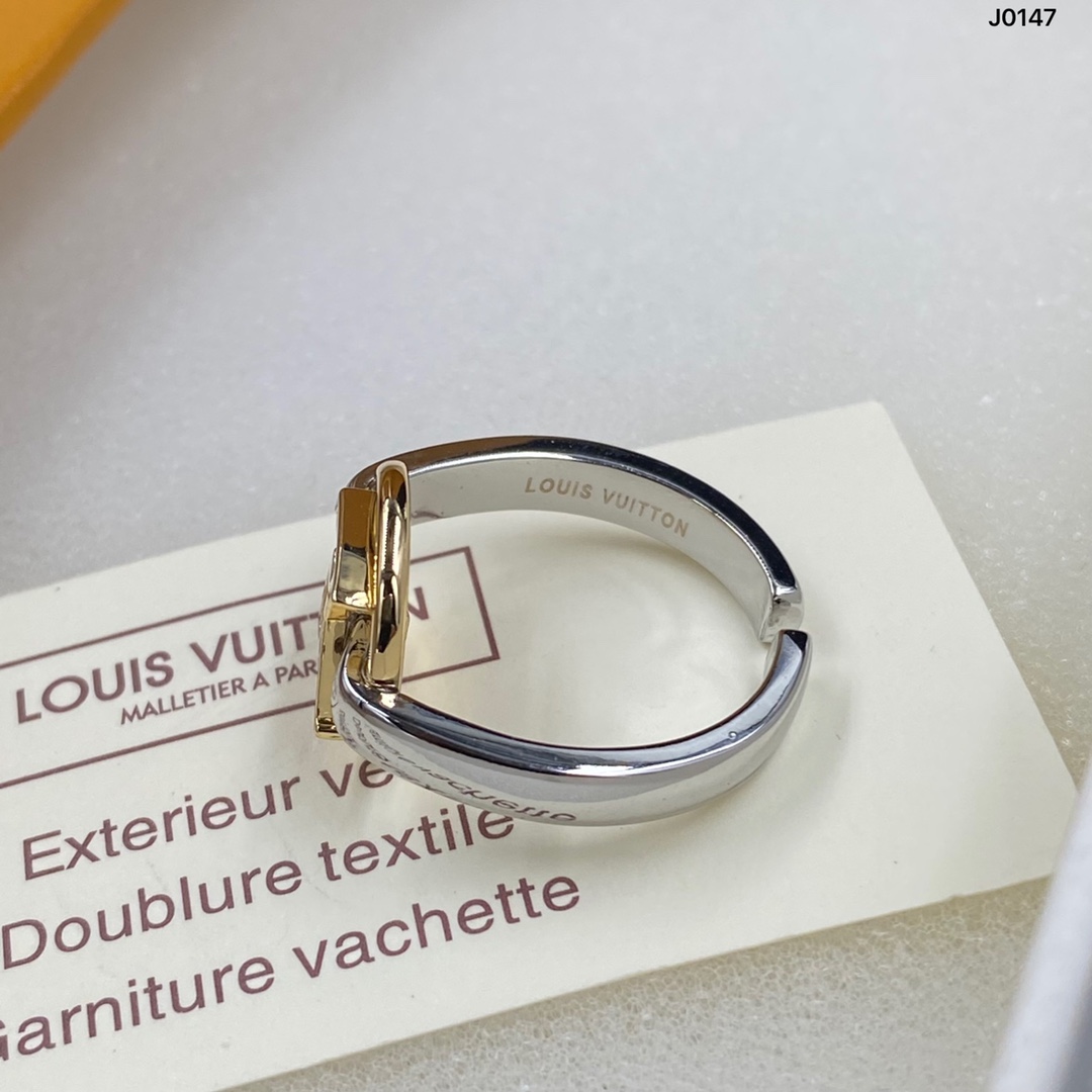 Louis Vuitton Adjustable Ring - DesignerGu