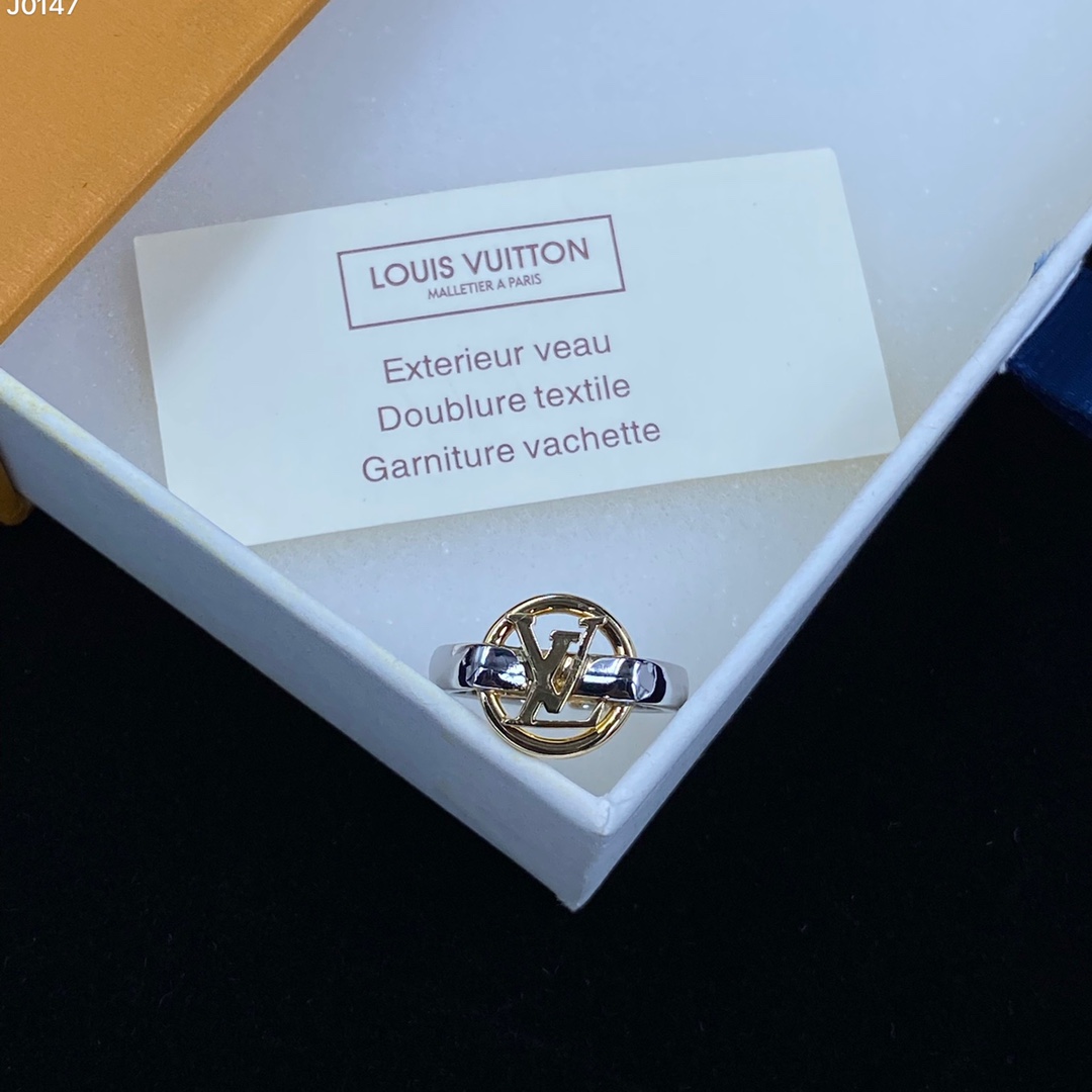 Louis Vuitton Adjustable Ring - DesignerGu