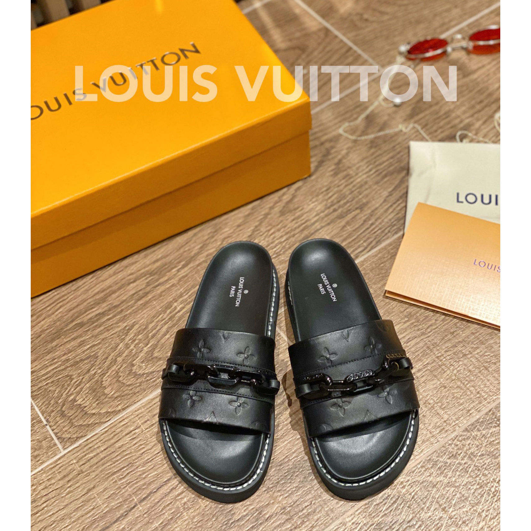 Louis Vuitton Monogram Slipper - DesignerGu