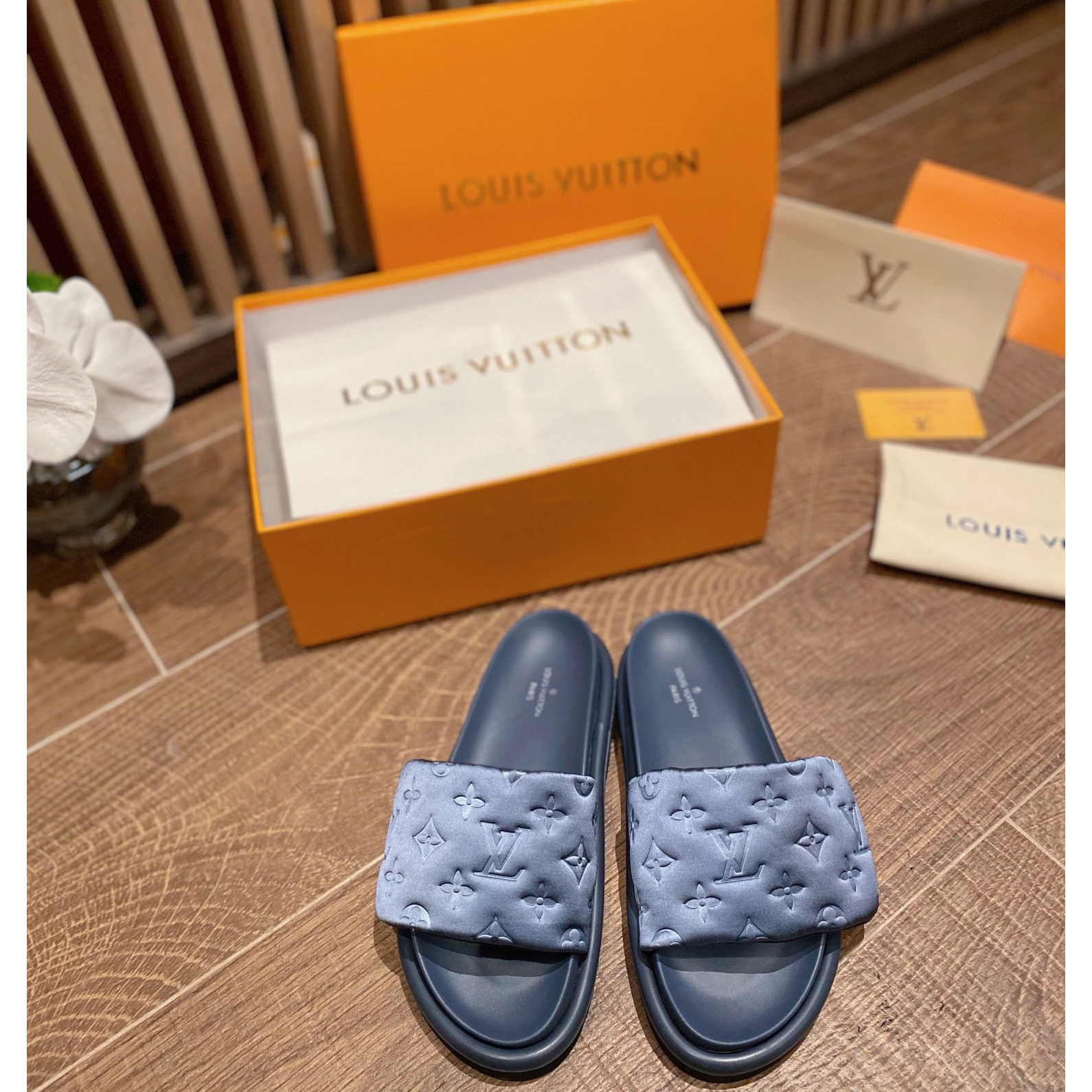 Louis Vuitton Pool Pillow Comfort Mules - DesignerGu