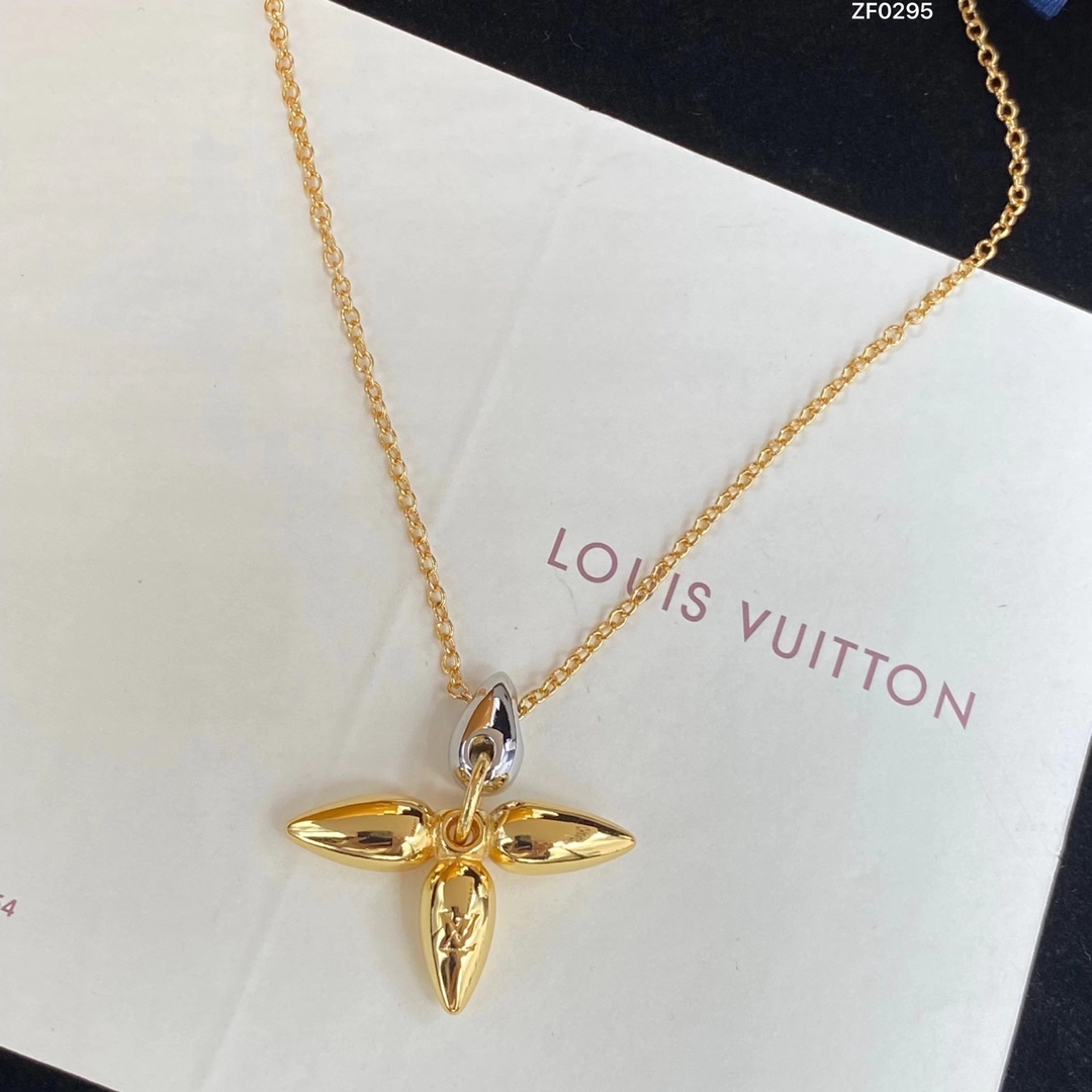 Louis Vuitton Necklace - DesignerGu