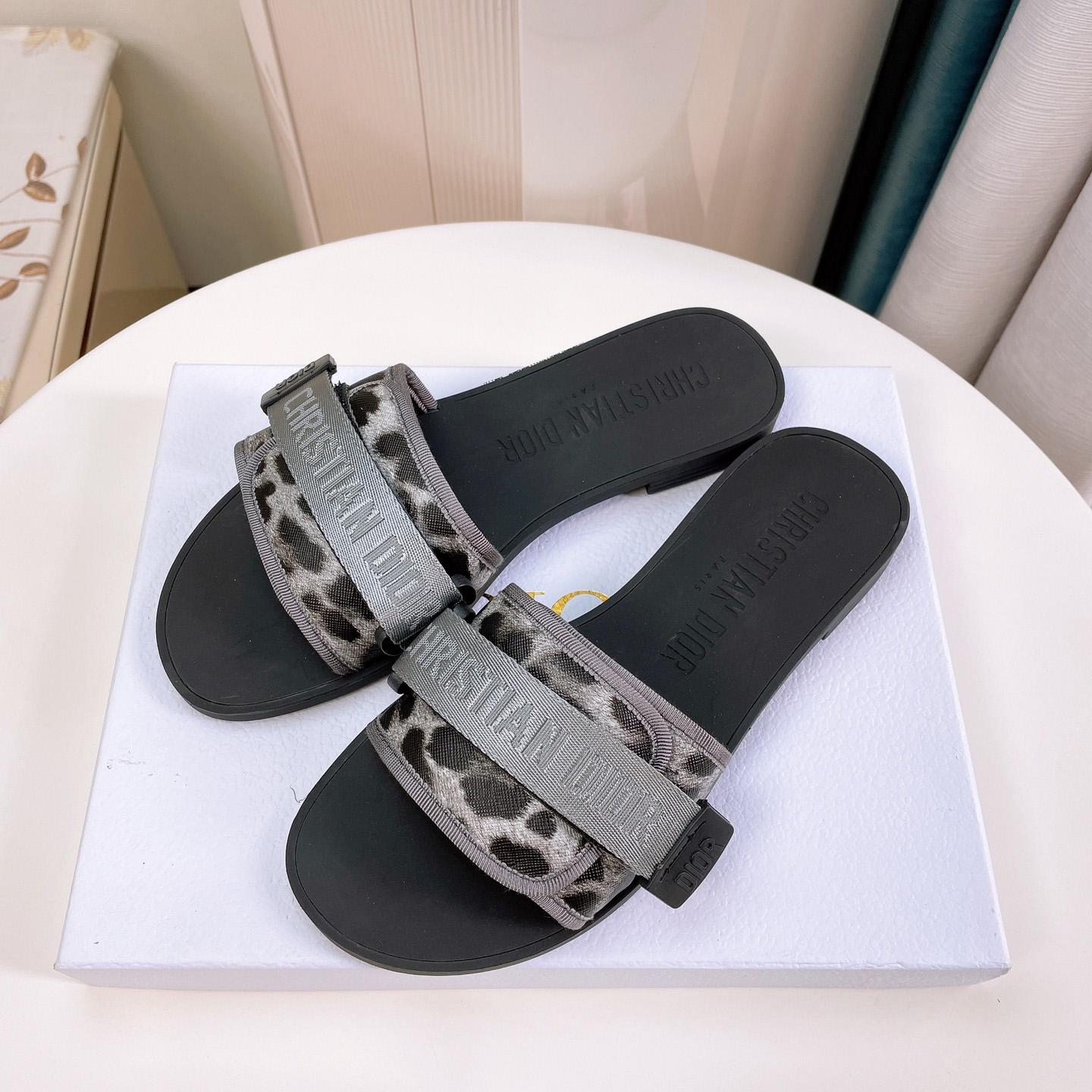 Dior Women Slides - DesignerGu