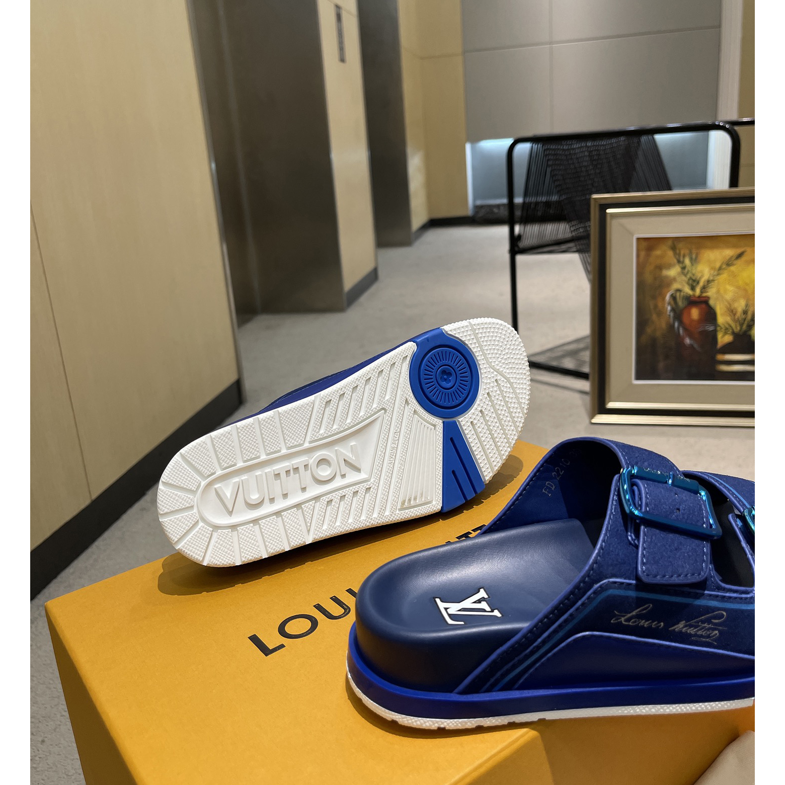 Louis Vuitton Men's Trainer Slippers - DesignerGu