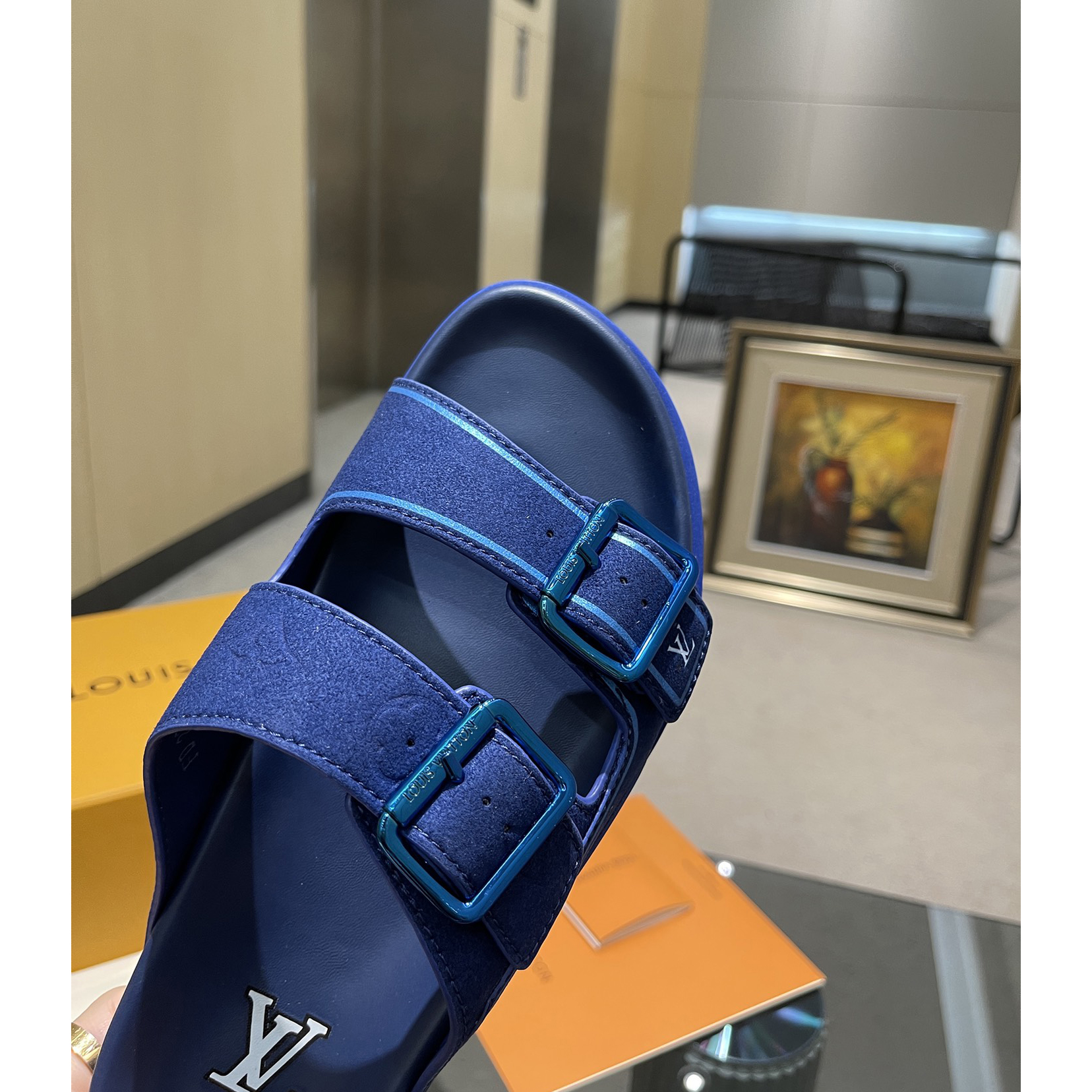 Louis Vuitton Men's Trainer Slippers - DesignerGu