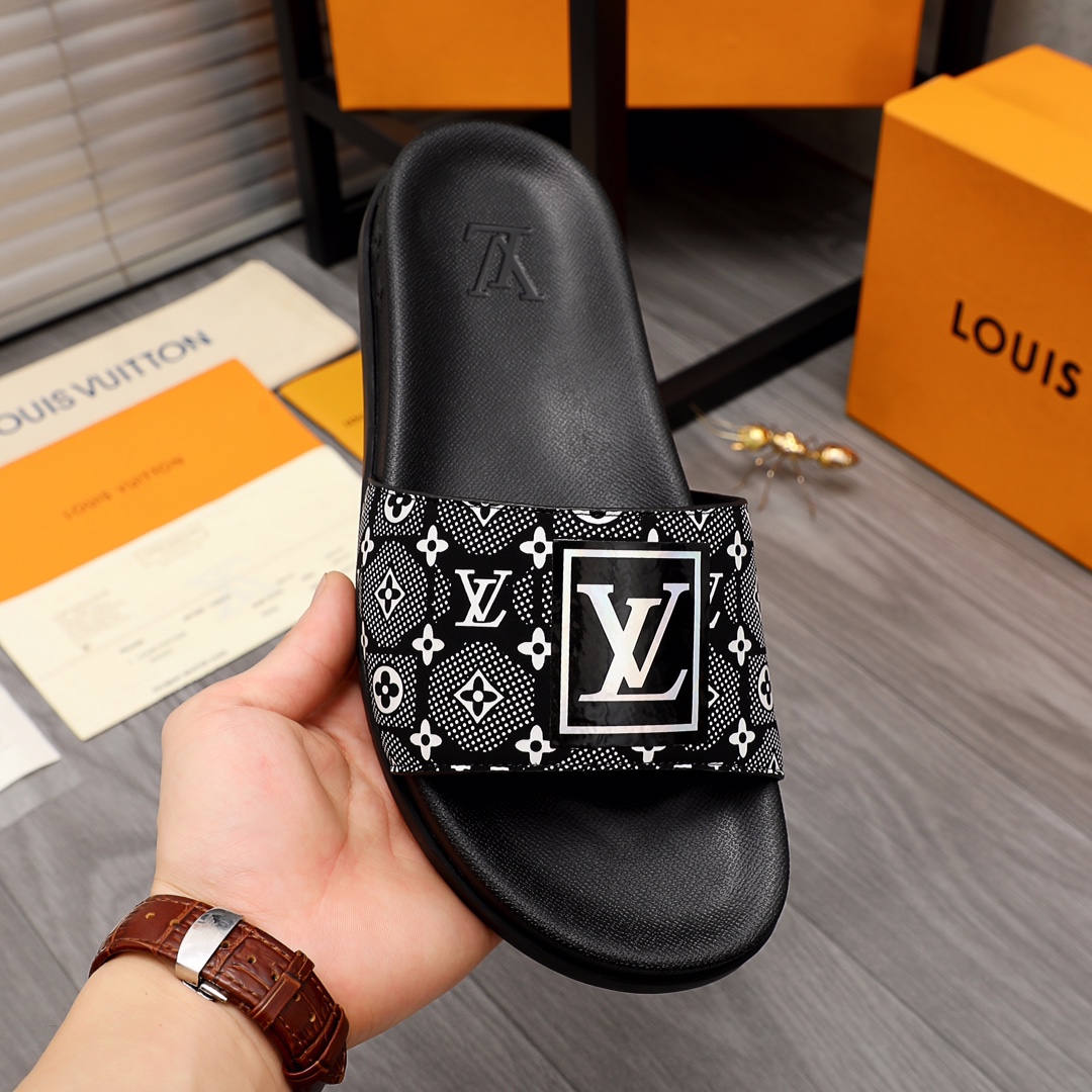 Louis Vuitton Monogram Slippers - DesignerGu