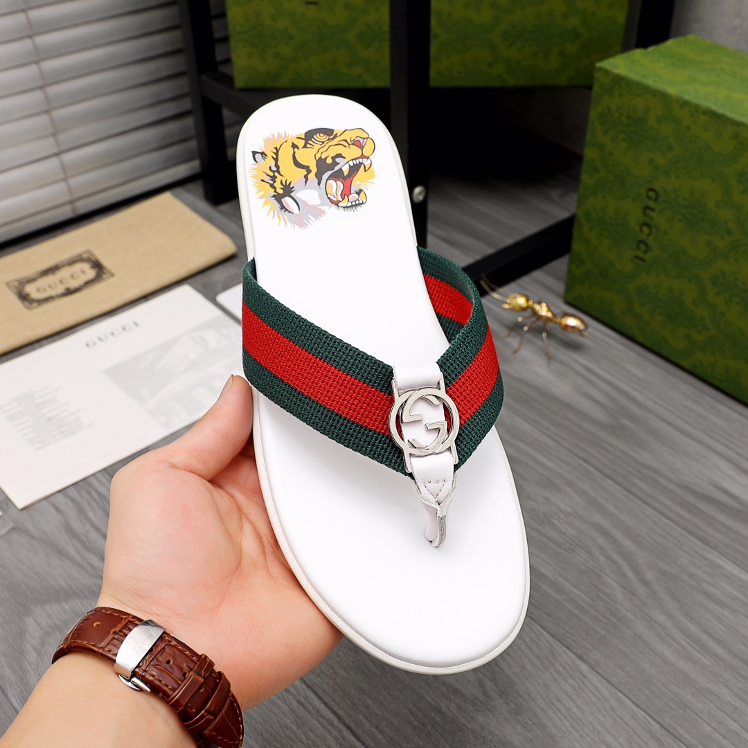 Gucci Rubber GG Men's Flip Flops - DesignerGu