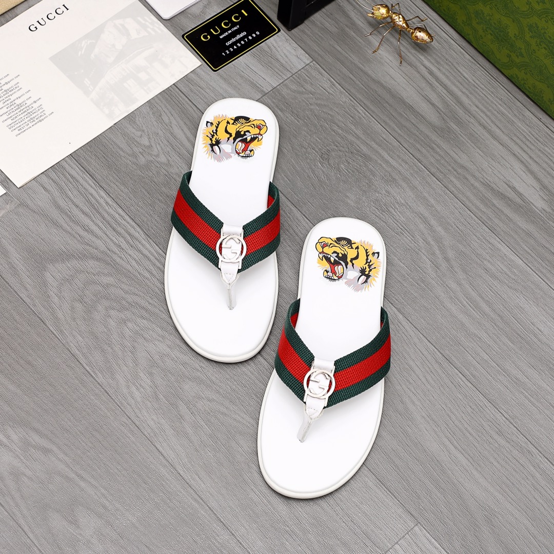 Gucci Rubber GG Men's Flip Flops - DesignerGu