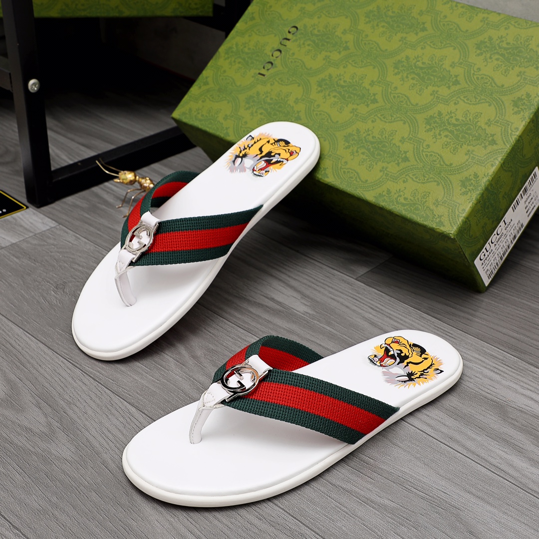 Gucci Rubber GG Men's Flip Flops - DesignerGu