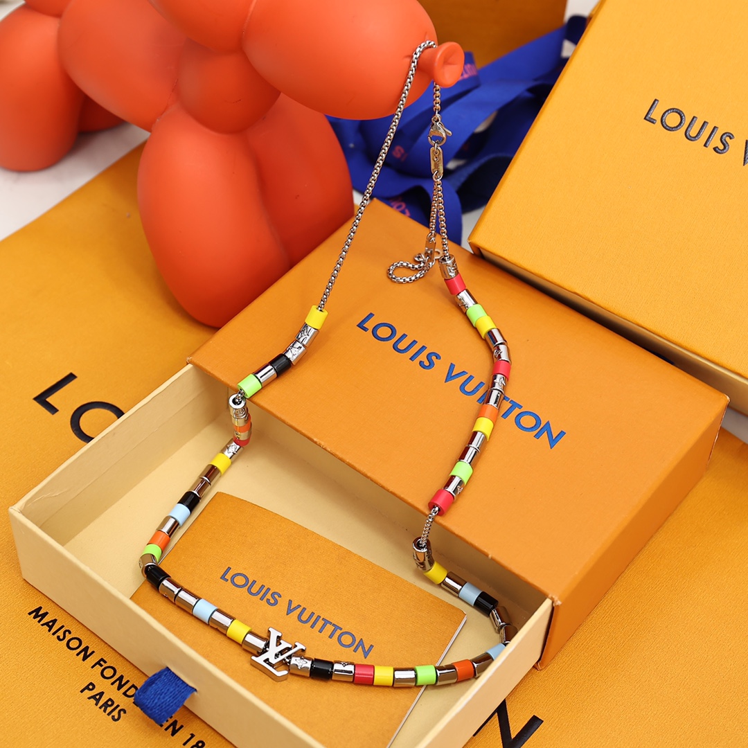 Louis Vuitton Paradise Necklace - DesignerGu