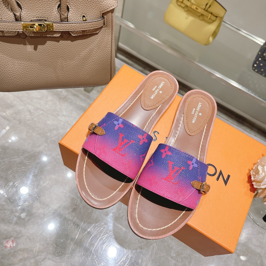 Louis Vuitton Lock It Flat Mule - DesignerGu