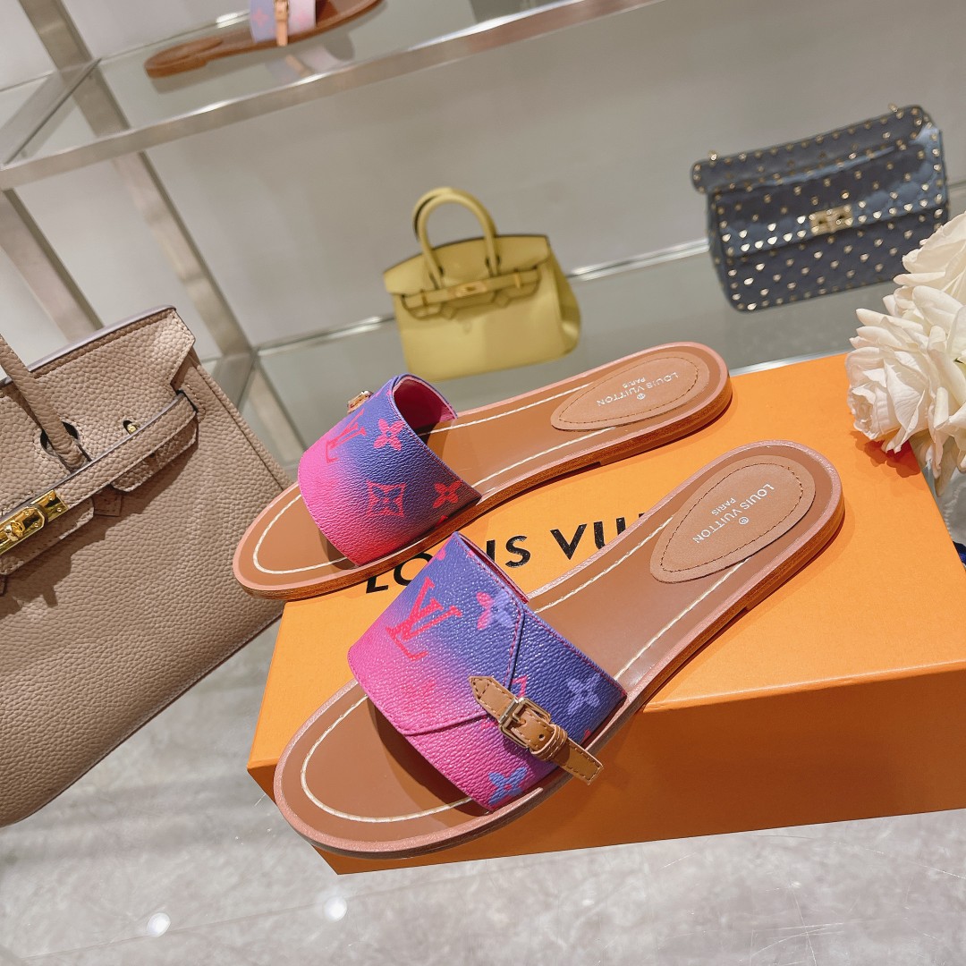 Louis Vuitton Lock It Flat Mule - DesignerGu