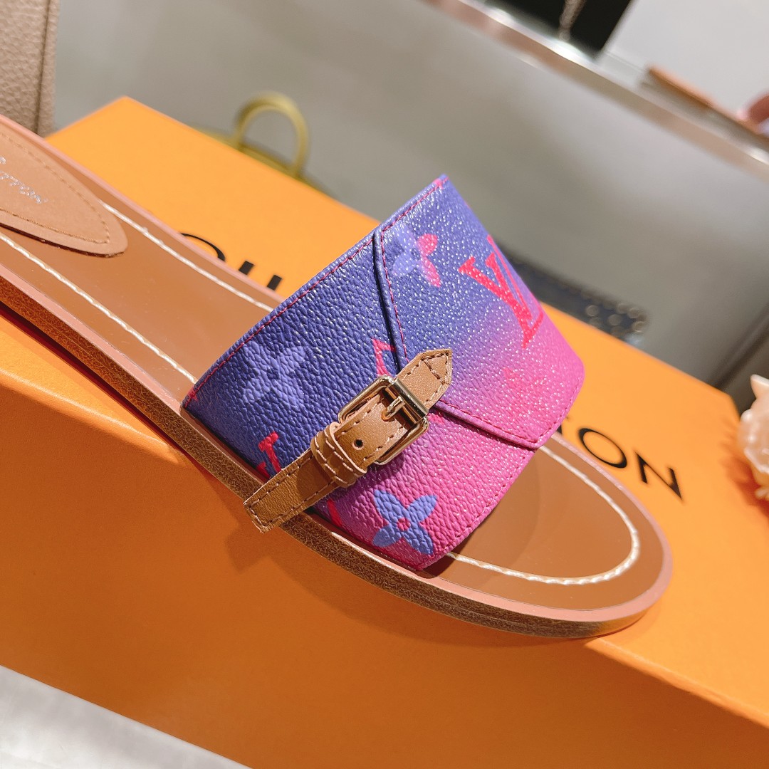 Louis Vuitton Lock It Flat Mule - DesignerGu