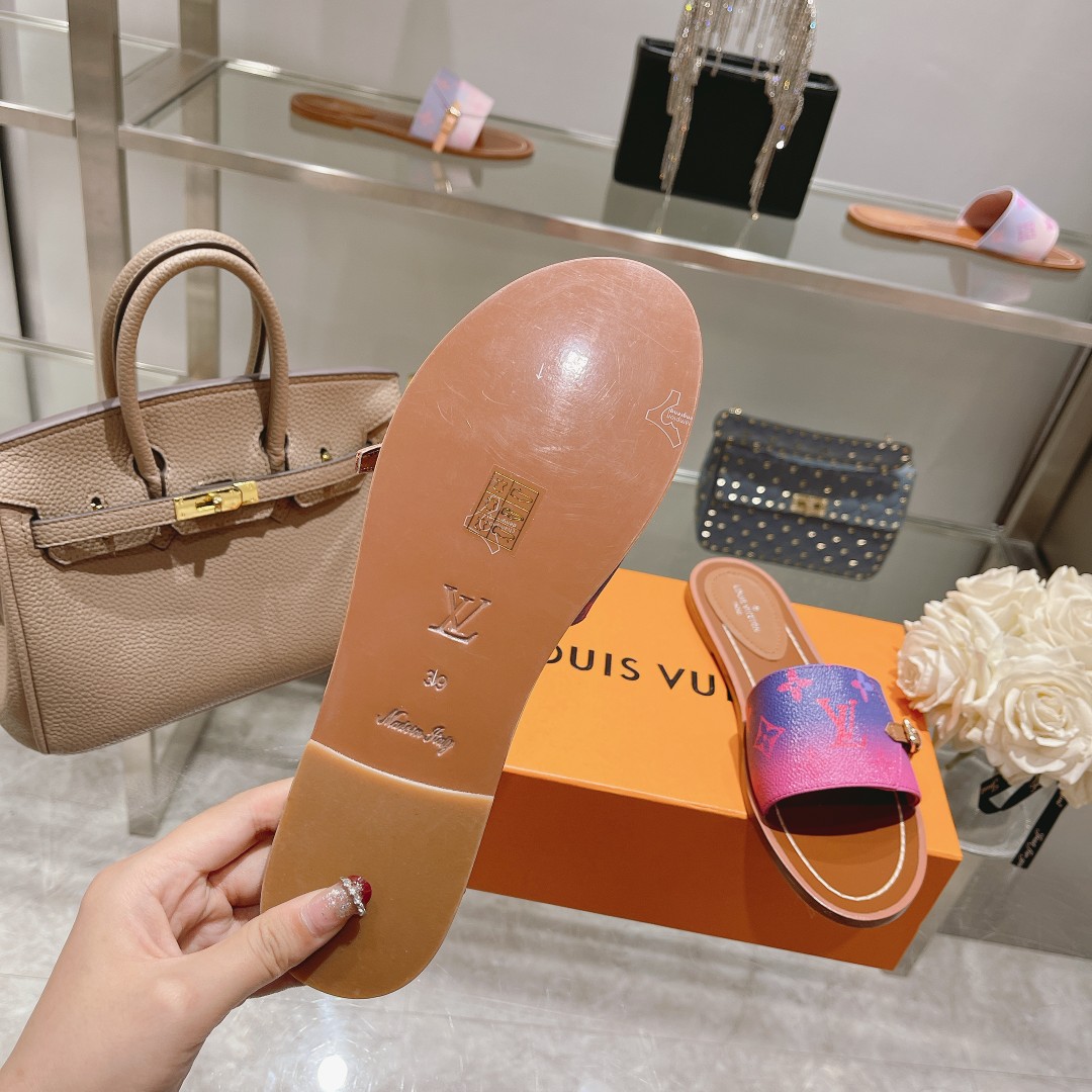 Louis Vuitton Lock It Flat Mule - DesignerGu