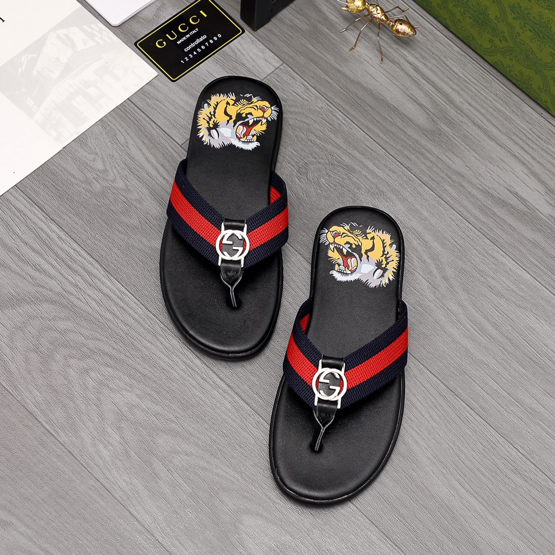 Gucci Rubber GG Men's Flip Flops - DesignerGu