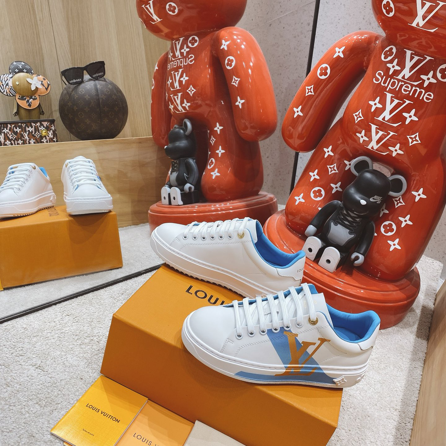 Louis Vuitton Logo Sneaker - DesignerGu