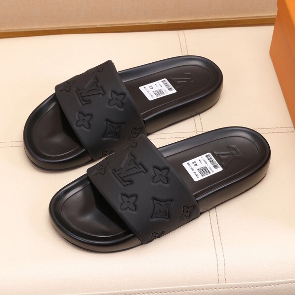 Louis Vuitton Monogram Slippers - DesignerGu