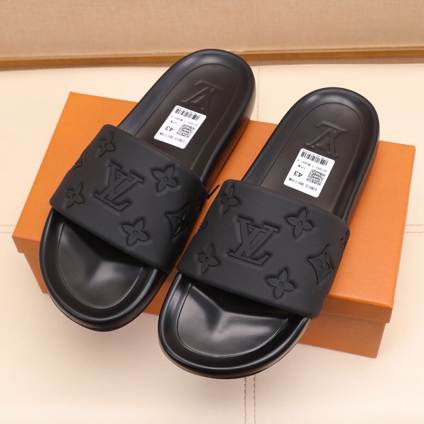 Louis Vuitton Monogram Slippers - DesignerGu