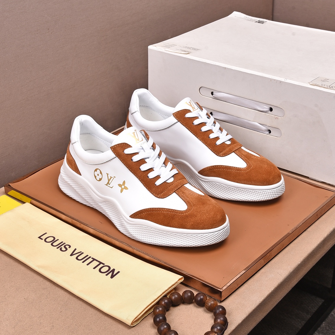 Louis Vuitton Men's Logo Sneaker - DesignerGu