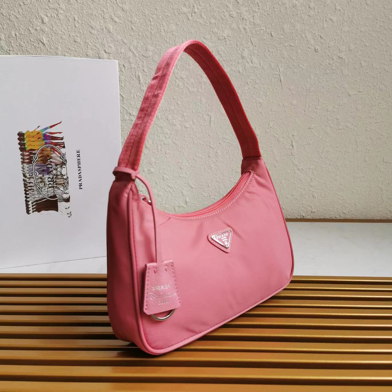 Prada Logo Shoulder  Bag (23-13-5cm) - DesignerGu