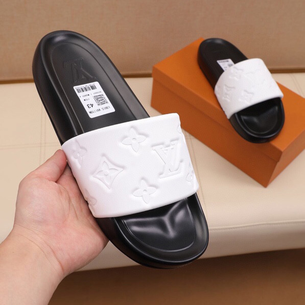 Louis Vuitton Monogram Slippers - DesignerGu