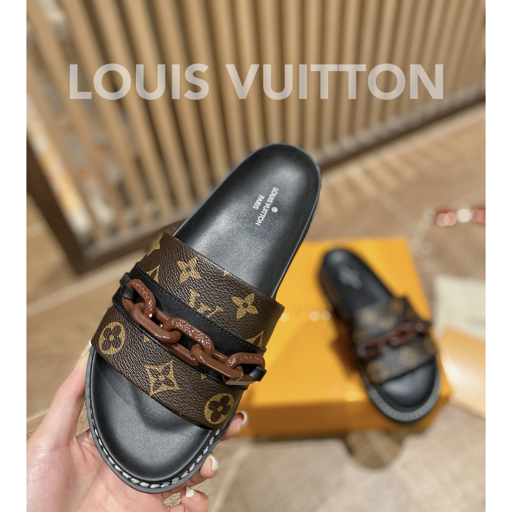 Louis Vuitton Monogram Slipper - DesignerGu